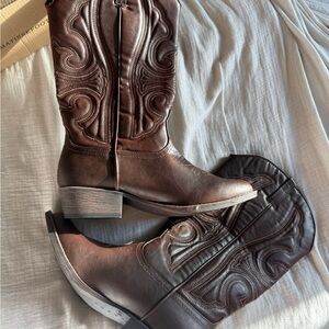 Brown Western Embroidered Cowboy Boots